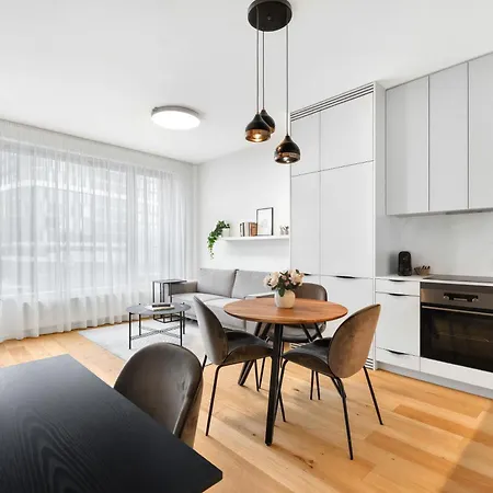 Sky Park Elegant Living - Balcony & Views * Pressburg