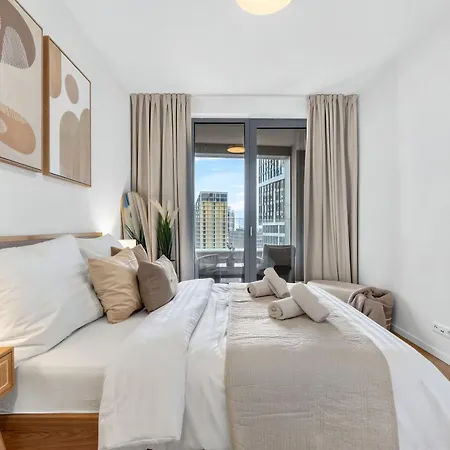 Sky Park Elegant Living - Balcony & Views Apartment *