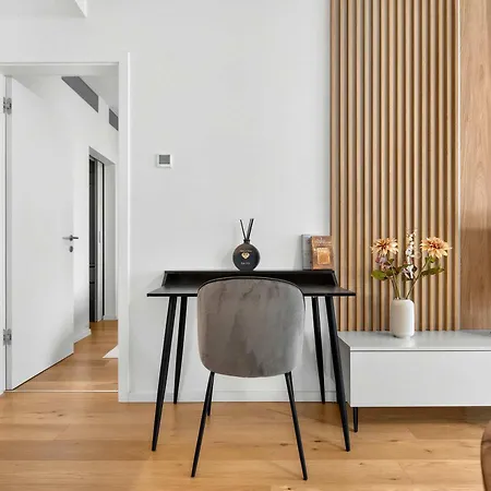 Sky Park Elegant Living - Balcony & Views *