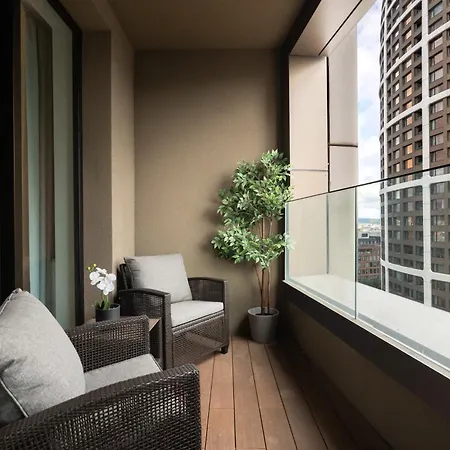 Sky Park Elegant Living - Balcony & Views Apartment Pressburg