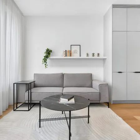 Apartment Sky Park Elegant Living - Balcony & Views Pressburg