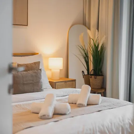 Sky Park Elegant Living - Balcony & Views *