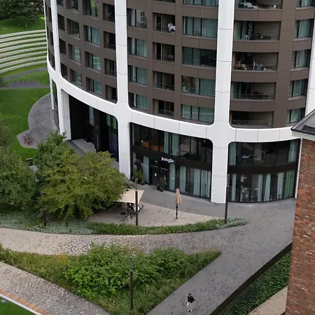Sky Park Elegant Living - Balcony & Views Apartment