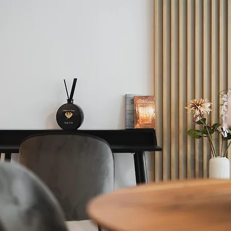 Sky Park Elegant Living - Balcony & Views Apartment