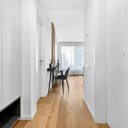 Sky Park Elegant Living - Balcony & Views Apartment *